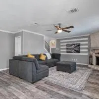 Retreat close to Lewisville Lake with pool, pet ok, hotel a Little Elm