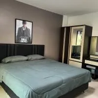 Escobar guest house jomtien, hotel v destinaci Ban Nong Tabaek