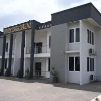 Fine Boy Villa, Luxe Two-Bedroom Apartments in Tema Community 25, khách sạn ở Tema