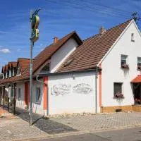 Zur Rotenfelsstube, hotel u gradu 'Traisen'