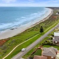 Oceans 19 by Wine Coast Holidays, hotell i Sellicks Beach