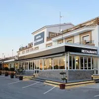 Hostal Restaurante el Cary โรงแรมในMontemayor
