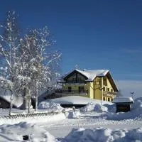 Hotel Residence Bellavista - Camping Polsa: Brentonico'da bir otel