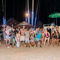 Mad Monkey Hostel Nacpan Beach, hotel em El Nido
