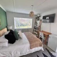 Bottlebrush Guest Suite - close to Greenacres Hospital, Free WiFi, Parking, private, hotell i Gqeberha
