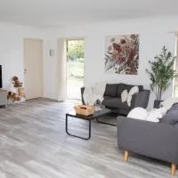 2 Bedrooms with Garage right on Te Awa River Ride, hotel din Tamahere