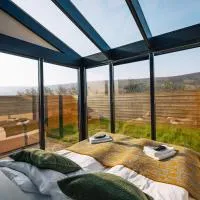Night & Day lodge - glass roof with hot tub, hotel v destinácii Reykholt