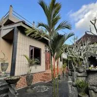 Mongan Homestay Beside The Belulang Hot Spring, hotel em Penebel