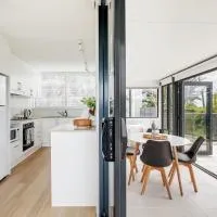 Mona Vale Surf to Tee, hotel Mona Vale-ben
