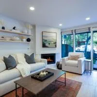 Renovated Core 2BR 2BA with AC, Pool & Hot-tub, hotel Aspenben