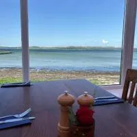 Lochside Hotel, hotelli kohteessa Bowmore