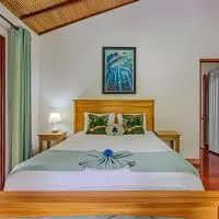 The Jungle Inn: Dominicalito şehrinde bir otel