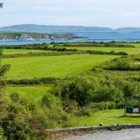 Schull Coastal rural hideaway 5 night min, hotel en Derreennatra