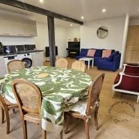 Le Noyer 1 #Parking#Calme#Terrasse Meublé classé 3étoiles, hotel Ceyrat városában