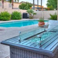 Pet friendly 3br 2ba Private optional heated Pool BBQ grill Golf Clubs close to park โรงแรมในคาซา แกรนด์