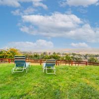 Hot Tub and Sweeping Views Apt in Clarkston!, hotel poblíž Lewiston-Nez Perce County - LWS, Clarkston