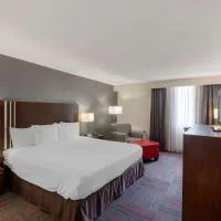 Best Western Plus Toronto Airport Hotel, hotel em Mississauga