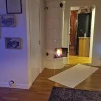 En stor trea i hus max 4 pers, hotel em Nygård