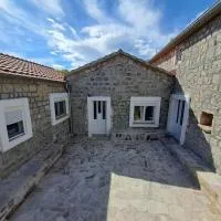Stara kamena kuca Lustica, hôtel à Luštica