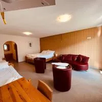 SKY Rooms, Mountainous View, отель в городе Саас