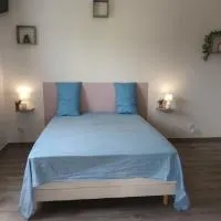 Chez Zamb, hotel u gradu 'Chirongui'