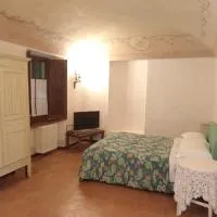 Casa Vialardi, hotel Brusascóban