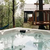 Chalet Nido - SPA Fire pit & suspension bridge, hotel Sainte Béatrix városában