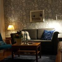 Leilighet i enebolig på Valderøya ved Ålesund, hotel poblíž Letiště Alesund Vigra - AES, Ytterland
