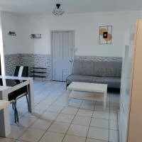 Appartement 29 B - Mailly-le-camp, hotel i Mailly-le-Camp