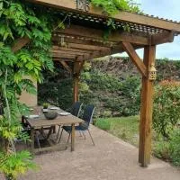 La maison des glycines, hotelli kohteessa Onesse-et-Laharie