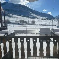 Appart ski aux pieds Alpe d'Huez, hotel u gradu LʼHuez