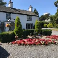 Old School House - with private onsite parking, hotel v mestu Hawkshead