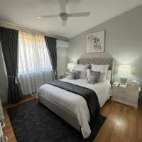 Lg Qs Rm Private Luxury Bathrm Strictly NON SMOKERS and Genuine Travellers ONLY over 25, Hotel in Warnbro