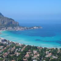 Mondello Luxury Apartment on the Beach, hotel v destinaci Mondello