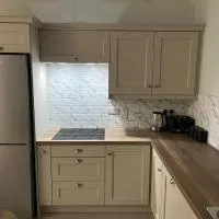 2 kingsize bedrooms at Castle View House, hotell i Galway
