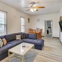 2 Mi to Dtwn Salina Home with Deck and Yard, hotel cerca de Aeropuerto de Salina Municipal - SLN, Salina