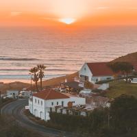 Lapoint Surf Camp Ericeira, Hotel in Ericeira