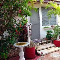 Cozy Studio Apartment-Free airport pickup and drop off, hotel near Philip S. W. Goldson International Airport - BZE, Lordʼs Bank