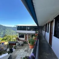 Meshrom Guest House and Restaurant, hotel u gradu 'Astam'