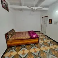 Ravrayhomestay, готель у місті Dholovira