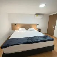 Dadison Plaza Hotel、ピエデクエスタのホテル