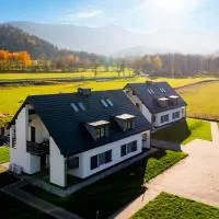 Wonder Home - Domek Sielsko Czarodziejsko blisko Karpacza, z kominkiem, z widokiem na góry i tarasem, ξενοδοχείο σε Ściegny