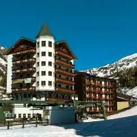 Hotel Adler, хотел в Фополо