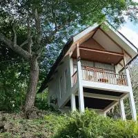 MHARI Bungalows and Rooms, khách sạn ở Tubod