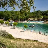 Terres de France - Les Hameaux des Lacs, hotell sihtkohas Monclar-de-Quercy