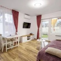Villa Nikol Apt #1, hotel Raduilban