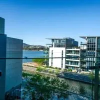 Modern studio with free wifi and parking โรงแรมในKingston 