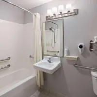 Days Inn & Suites by Wyndham Green Bay WI, хотел в Грийн Бей