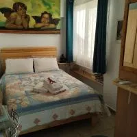 Sweet Home, viešbutis mieste Aigijus