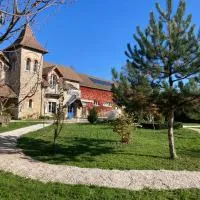 Chambres d'hôtes Le Relais de la Perle, מלון בLe Vernois